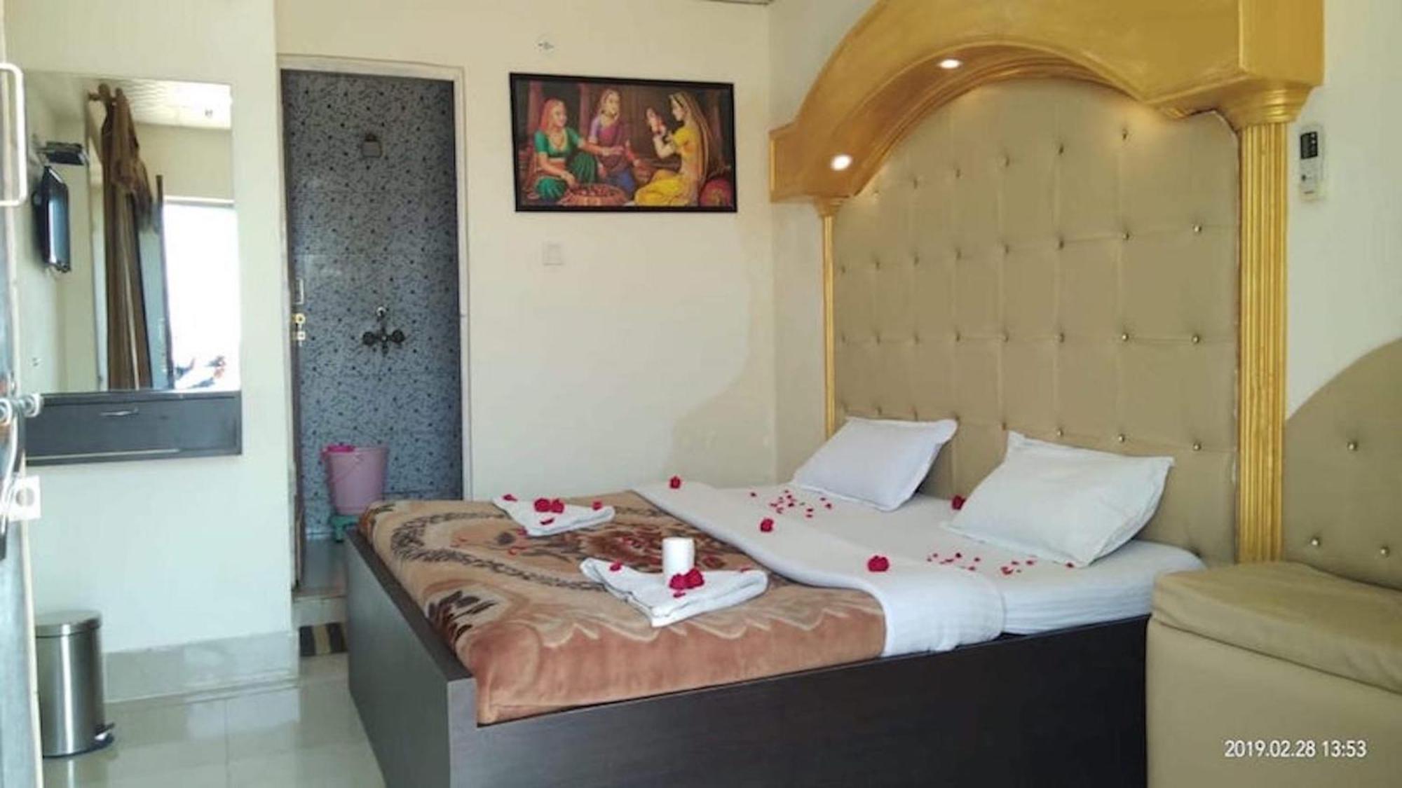 Hotel Saniya Palace Inn Agra  Exterior photo